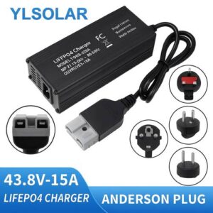 מטען למצבר ליתיום חכם מבית YLSolar – טעינה מדויקת ובטוחה לסוללות LiFePO₄ וליתיום-יון במתח 12V עד 48V